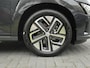 Hyundai Kona Electric EV Business 64 kWh Automaat / Apple Carplay Android Auto / Allseason banden / Stuur-, en Stoelverwarming / WLTP bereik 484 km stad bereik 660 km / Achteruitrijcamera / Keyless Entry/Start /