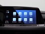 Volkswagen Golf 1.5 eTSI R-Line Business 130PK DSG Matrix-LED Verlichting, Pano-Schuifdak, Black Style, 3-zone Clima, Stoel-Stuurverwarming, Navi, 18" LM Velgen, Adaptieve Cruise Control, Achteruitrijcamera,