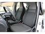 Volkswagen Up! 1.0 BMT 60pk move up! / Cruise Control / Parkeersensoren a
