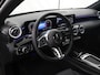Mercedes-Benz A-klasse 180 Luxury Line | Night Pakket | Multiebeam | Distronic | 18 inch | Apple Carplay |