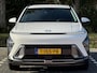 Hyundai Kona 1.6 GDI HEV Comfort Smart | Nieuw model | Navigatie & Apple Carplay & Android Auto | Camera | Stoel/-Stuurverwarming | Elektrische achterklep |
