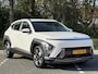 Hyundai Kona 1.6 GDI HEV Comfort Smart | Nieuw model | Navigatie & Apple Carplay & Android Auto | Camera | Stoel/-Stuurverwarming | Elektrische achterklep |