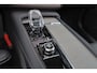 Volvo XC90 T8 Recharge AWD Ultra Dark - Luchtvering - Panorama/schuifdak - IntelliSafe Assist & Surround - 360º Camera - Adaptieve LED koplampen - Verwarmde voorstoelen, stuur & achterbank - Parkeersensoren voor & achter - Elektr. bedienb. voorstoelen met geheugen - Head up display - Draadloze tel. lader - Extra getint glas - Elektr. inklapbare trekhaak - 20' LMV