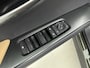 Lexus UX 300h Luxury Line | Head-Up Display | Carplay | Stoel & Stuurverwarming |
