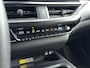 Lexus UX 300h Luxury Line | Head-Up Display | Carplay | Stoel & Stuurverwarming |