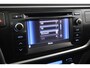 Toyota Auris Touring Sports 1.8 Hybrid Lease+ | Panoramadak | Navigatie | Keyless | Stoelverwarming | Cruise Control | Clima | Parkeersensoren voor/achter | Camera | 16 inch | Bi-xenon | Bluetooth