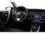 Toyota Auris Touring Sports 1.8 Hybrid Lease+ | Panoramadak | Navigatie | Keyless | Stoelverwarming | Cruise Control | Clima | Parkeersensoren voor/achter | Camera | 16 inch | Bi-xenon | Bluetooth