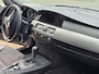 BMW 5-Serie 520i Executive | 19Inch | PDC | Verlaagd