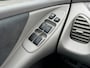 Nissan Almera Tino 1.8 Luxury, Airco, Radio, NAP
