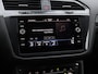 Volkswagen Tiguan Allspace 1.5 TSI R-Line 150 pk DSG | Wegkl. Trekhaak | Stoel- en stuurverwarming | Keyless | Navigatie | LED Matrix | Spiegelpakket | 20 inch Misano