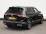 Volkswagen Tiguan Allspace 1.5 TSI R-Line 150 pk DSG | Wegkl. Trekhaak | Stoel- en stuurverwarming | Keyless | Navigatie | LED Matrix | Spiegelpakket | 20 inch Misano