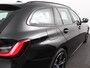 BMW 3-Serie Touring 330e Touring M Sport PHEV Navigatie Climate Control Lichtmetalen velgen LED Virtual Cockpit Parkeersensoren Voor en Achter Achteruitrijcamera Apple carplay/ Andriod auto Stoelverwarming Stuur verwarming Elektrische achterklep