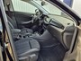 Opel Grandland 1.2 130PK Turbo | GS | AUTOMAAT | Achteruitrijcamera | Winterpakket | 18 Inch LMV | Cruise control | Leder / Stoffen bekleding | Armsteun | Dakrails | Achterbank met armsteun en skiluik | Armsteun voor | LED dagrijverlichting