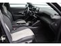 Peugeot e-2008 50KWH 136PK GT PACK AUTOMAAT / NAVI / LEDER / CLIMA / PDC / 18" LMV / CAMERA / ALCANTARA / KEYLESS / FULL-LED / FULL OPTIONS / 1E EIGENAAR / NIEUWSTAAT !!
