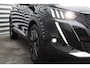 Peugeot e-2008 50KWH 136PK GT PACK AUTOMAAT / NAVI / LEDER / CLIMA / PDC / 18" LMV / CAMERA / ALCANTARA / KEYLESS / FULL-LED / FULL OPTIONS / 1E EIGENAAR / NIEUWSTAAT !!