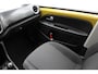 Volkswagen Up! 1.0 R-Line | Incl. 12 maanden Garantie | 1e Eigenaar | Cruise controle | Achteruitrijcamera | Parkeersensoren achter | Climate controle | Lane assist | DAB | 17 Inch LMV | Bluetooth | Stuurwiel multifunctioneel | Origineel NL Auto | NAP |