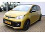 Volkswagen Up! 1.0 R-Line | Incl. 12 maanden Garantie | 1e Eigenaar | Cruise controle | Achteruitrijcamera | Parkeersensoren achter | Climate controle | Lane assist | DAB | 17 Inch LMV | Bluetooth | Stuurwiel multifunctioneel | Origineel NL Auto | NAP |