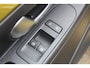 Volkswagen Up! 1.0 R-Line | Incl. 12 maanden Garantie | 1e Eigenaar | Cruise controle | Achteruitrijcamera | Parkeersensoren achter | Climate controle | Lane assist | DAB | 17 Inch LMV | Bluetooth | Stuurwiel multifunctioneel | Origineel NL Auto | NAP |