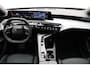 Peugeot 5008 1.2 Hybrid 145 Allure | AUTOMAAT | 7-Zits | Stoelverwarming Voor | Climate Control Voor & Achter | Navigatie | Draadloos Apple Carplay & Android Auto | Keyless Entree |