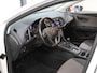 SEAT Leon ST 116pk Style Intense | 1ste eigenaar | AppleCarPlay/AndroidAuto | Parkeersensoren VOOR+Achter | Armsteun | Keyless | Navigatie | Cruise Crontol | Climate | Privacy Glass | Isofix |