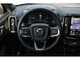 Volvo XC40 B4 Automaat Plus Black Edition | Panoramadak | Verwarmbare voorstoelen | Verwarmbaar stuurwiel | Premium audio by Harman Kardon | Rondom zichtcamera | 20 inch Lichtmetalen velgen | Alarmklasse 3