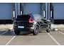 Volvo XC40 B4 Automaat Plus Black Edition | Panoramadak | Verwarmbare voorstoelen | Verwarmbaar stuurwiel | Premium audio by Harman Kardon | Rondom zichtcamera | 20 inch Lichtmetalen velgen | Alarmklasse 3