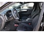 Volvo XC40 B4 Automaat Plus Black Edition | Panoramadak | Verwarmbare voorstoelen | Verwarmbaar stuurwiel | Premium audio by Harman Kardon | Rondom zichtcamera | 20 inch Lichtmetalen velgen | Alarmklasse 3