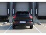 Volvo XC40 B4 Automaat Plus Black Edition | Verwarmbare voorstoelen | Verwarmbaar stuurwiel | Premium audio by Harman Kardon | Panoramadak | Rondom zichtcamera | 20 inch Lichtmetalen velgen | Alarmklasse 3