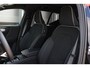 Volvo XC40 B4 Automaat Plus Black Edition | Verwarmbare voorstoelen | Verwarmbaar stuurwiel | Premium audio by Harman Kardon | Panoramadak | Rondom zichtcamera | 20 inch Lichtmetalen velgen | Alarmklasse 3