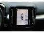 Volvo XC40 B4 Automaat Plus Black Edition | Verwarmbare voorstoelen | Verwarmbaar stuurwiel | Premium audio by Harman Kardon | Panoramadak | Rondom zichtcamera | 20 inch Lichtmetalen velgen | Alarmklasse 3