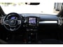 Volvo XC40 B4 Automaat Plus Black Edition | Panoramadak | Verwarmbare voorstoelen | Verwarmbaar stuurwiel | Premium audio by Harman Kardon | Rondom zichtcamera | 20 inch Lichtmetalen velgen | Alarmklasse 3