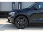 Volvo XC40 B4 Automaat Plus Black Edition | Verwarmbare voorstoelen | Verwarmbaar stuurwiel | Premium audio by Harman Kardon | Panoramadak | Rondom zichtcamera | 20 inch Lichtmetalen velgen | Alarmklasse 3