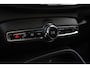 Volvo XC40 B4 Automaat Plus Black Edition | Panoramadak | Verwarmbare voorstoelen | Verwarmbaar stuurwiel | Premium audio by Harman Kardon | Rondom zichtcamera | 20 inch Lichtmetalen velgen | Alarmklasse 3