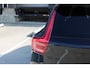 Volvo XC40 B4 Automaat Plus Black Edition | Panoramadak | Verwarmbare voorstoelen | Verwarmbaar stuurwiel | Premium audio by Harman Kardon | Rondom zichtcamera | 20 inch Lichtmetalen velgen | Alarmklasse 3
