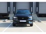 Volvo XC40 B4 Automaat Plus Black Edition | Verwarmbare voorstoelen | Verwarmbaar stuurwiel | Premium audio by Harman Kardon | Panoramadak | Rondom zichtcamera | 20 inch Lichtmetalen velgen | Alarmklasse 3
