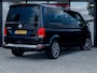 Volkswagen Transporter 2.0 TDI L2H1 30 DC Caravelle Highline | Trekhaak | 6 Zits | Navigatie | Camera | 19'' Lichtmetalen Velgen | Cruise Control | Stoelverwarming | Climate Control | Metallic Lak | All Season Banden | PDC | Dealer Onderhouden |