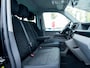 Volkswagen Transporter 2.0 TDI L2H1 30 DC Caravelle Highline | Trekhaak | 6 Zits | Navigatie | Camera | 19'' Lichtmetalen Velgen | Cruise Control | Stoelverwarming | Climate Control | Metallic Lak | All Season Banden | PDC | Dealer Onderhouden |