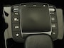 Mercedes-Benz A-klasse 180 Business Solution AMG | Panoramadak | Stoelverwarming | Leder/Alcantara | Camera | Navigatie | Widescreen | Designo Mountaingrijs Magno