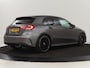 Mercedes-Benz A-klasse 180 Business Solution AMG | Panoramadak | Stoelverwarming | Leder/Alcantara | Camera | Navigatie | Widescreen | Designo Mountaingrijs Magno