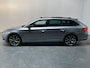 Skoda Superb Combi 1.4 TSI iV Sportline Business / AUTOMAAT/ PANO/ ELEKTR. STOEL/ ALCANTARA/ DIGITAL DASH/ RIJ-MODI/ ADAPT. CRUISE/ STOEL-STUUR VERWARM/ NAVI/ DAB/ 19" LMV