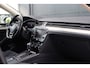 Volkswagen Passat Variant 1.8 TSI Highline Business R Automaat | 180pk | R-Line | Panoramadak | Active Info Display | Trekhaak | Stoelverwarming | LED | 18 Inch | Keyless