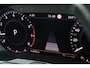 Volkswagen Passat Variant 1.8 TSI Highline Business R Automaat | 180pk | R-Line | Panoramadak | Active Info Display | Trekhaak | Stoelverwarming | LED | 18 Inch | Keyless