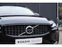 Volvo V60 T8 Automaat Plug-in hybrid AWD Ultra Dark | Massagestoelen | Panoramadak | Elektrische trekhaak | Geventileerde stoelen | Bowers & Wilkins Hifi | 360 Camera
