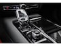 Volvo V60 2.0 T8 Plug-in hybrid AWD Ultra Dark | Massagestoelen | Elektrische trekhaak | Geventileerde stoelen | Bowers & Wilkins Hifi | 360 Camera