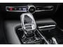 Volvo V60 T8 Automaat Plug-in hybrid AWD Ultra Dark | Massagestoelen | Panoramadak | Elektrische trekhaak | Geventileerde stoelen | Bowers & Wilkins Hifi | 360 Camera
