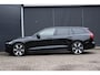 Volvo V60 2.0 T8 Plug-in hybrid AWD Ultra Dark | Massagestoelen | Elektrische trekhaak | Geventileerde stoelen | Bowers & Wilkins Hifi | 360 Camera