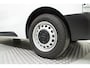 Opel Vivaro-e Electric L2 75 kWh | 3 Zits | Airco / Navi Full Map / PDC Achter + Camera / Carplay & Bluetooth / Cruise / Electr. Spiegels (Inklapbaar)
