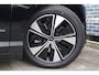 Polestar 4 Long Range Single motor Prime 100 kWh Adaptive cruise control + Pilot assist | Lane change assist | 360 camera | Harman Kardon Premium Sound | Head-up display | Pixel Led koplampen + adaptief grootlicht | Elektrisch bedienbare achterklep met voetsensor | 12-voudig verstelbare stoelen | Elektrisch verstelbare rugleuning achter |  | Stoel + stuurwielverwarming | verwarmde achterbank | 22kw AC Laden
