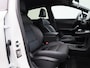 MG 4 MG4 64 kWh Luxury | Apple Carplay / Android Auto | Camera | Climate Control | Navigatie | Stoelverwarming | Stuurverwarming |