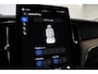 Volvo XC60 T6 350PK Ultra Dark | Black Pack | 360° | Luchtvering | B&W Audio | Panoramadak | Getint Glas